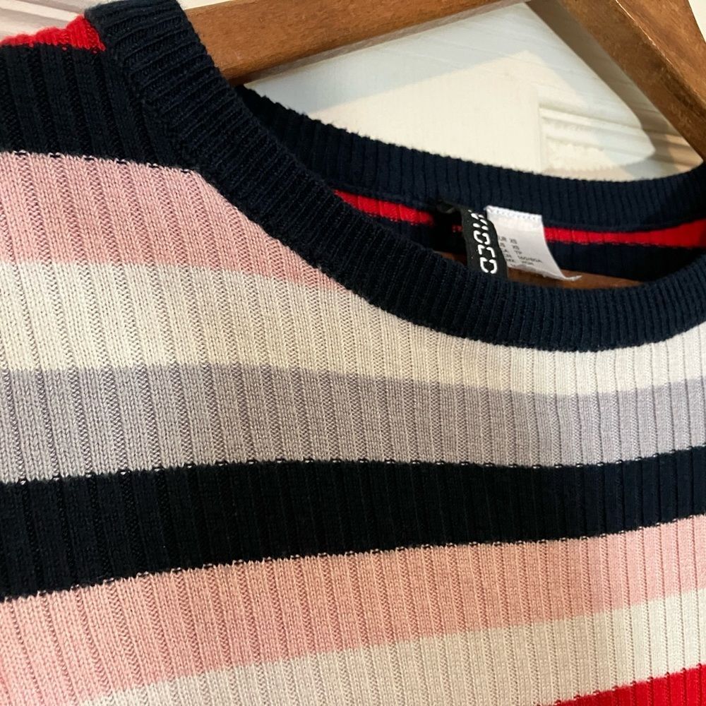 H&M Divided sweater, cropped, long sleeve, striped, excellent condition, size XS - Picture 3 of 3